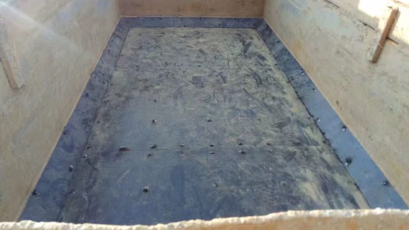 轻松一倒，车厢即净：自卸车车厢滑板如何提升运营效率？